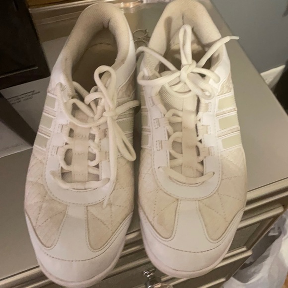 cheer shoes - Picture 1 of 2